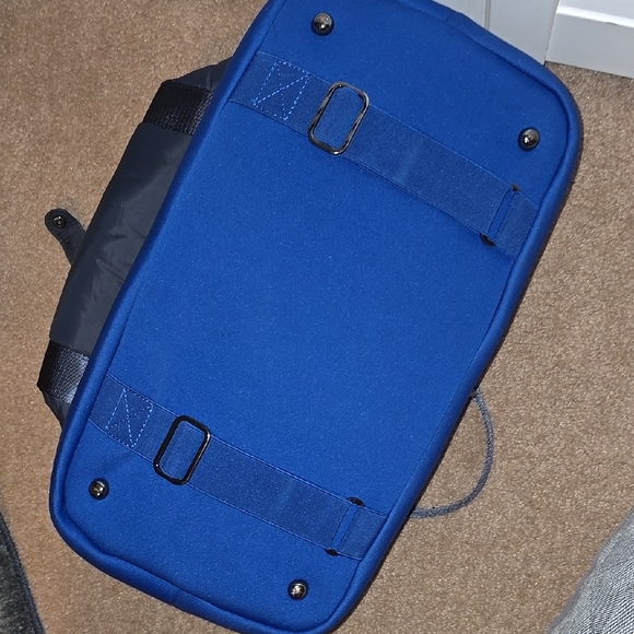 Sweaty Betty Icon Luxe Puffer Gym Bag, Navy - Picture 5 of 5